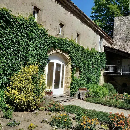 Une chambre de la magnanerie sans petit déjeuner Bed & Breakfast