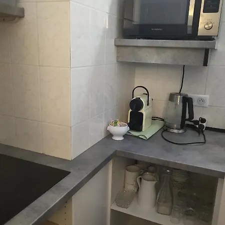Une chambre de la magnanerie sans petit déjeuner * Saint-Geniès-de-Comolas